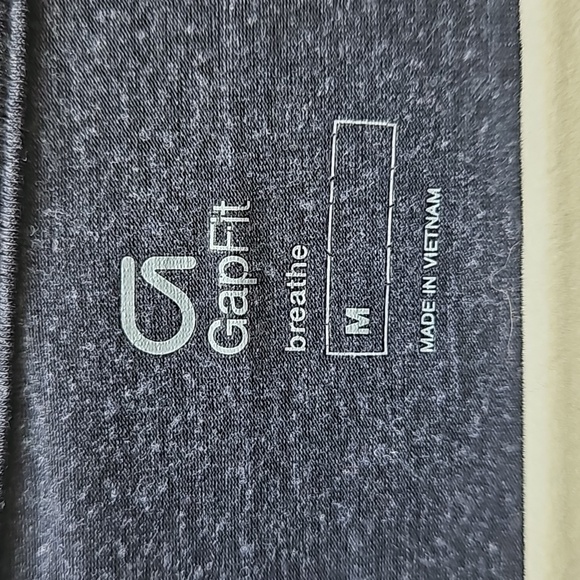 🩷5/$25 bundle GapFit long sleeve hooded top - Picture 2 of 6